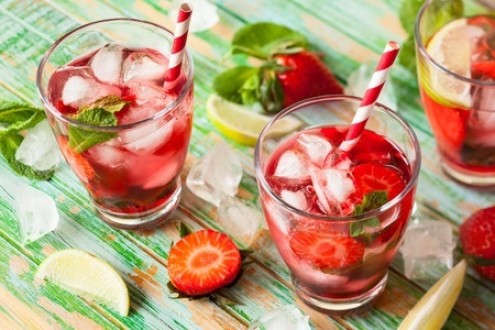 Light &amp; Natural Low-Calorie Summer Drinks